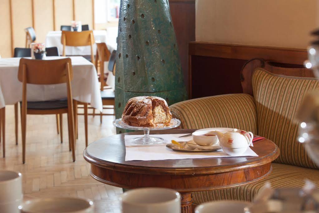 גמונדן Keramikhotel Goldener Brunnen מראה חיצוני תמונה