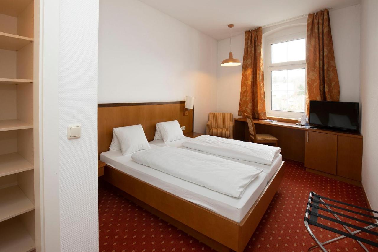 גמונדן Keramikhotel Goldener Brunnen מראה חיצוני תמונה