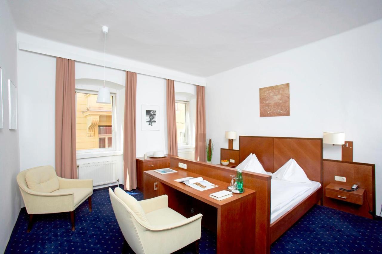 גמונדן Keramikhotel Goldener Brunnen חדר תמונה